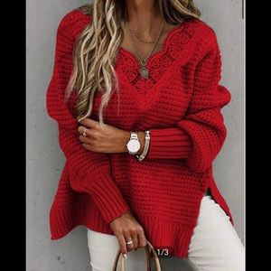 Red contrast lace split hem long sleeve sweater.